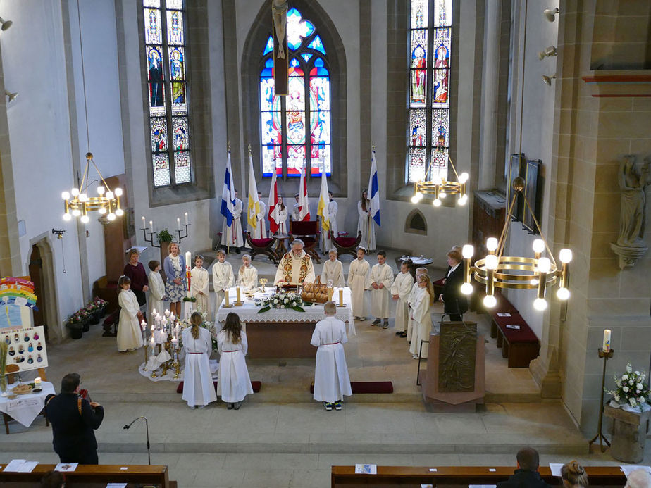 1. Heilige Kommunion in St. Crescentius (Foto: Karl-Franz Thiede)